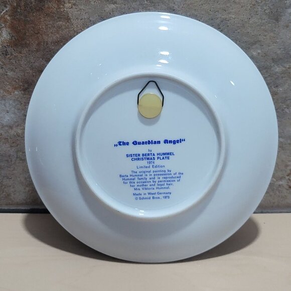 Schmid Hummel Christmas 1974 The Guardian Angel Decorative Wall Hanging Plate - Picture 2 of 11